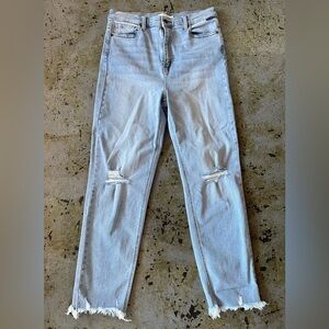 NWOT Cello Light Blue Distressed Women’s Mom Jeans Size 11